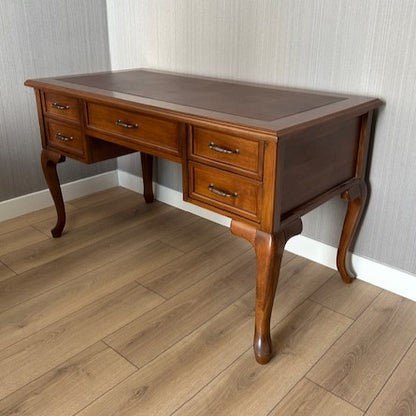 Walden Desk | Cevizin Zamansız Asaleti